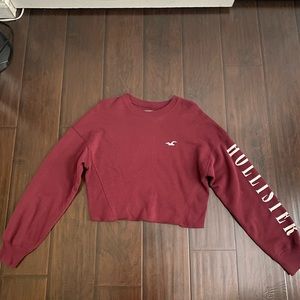 hollister crewneck crop top